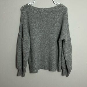 NWT Max Studio Gray Sweater, long sleeve, womens size Medium.